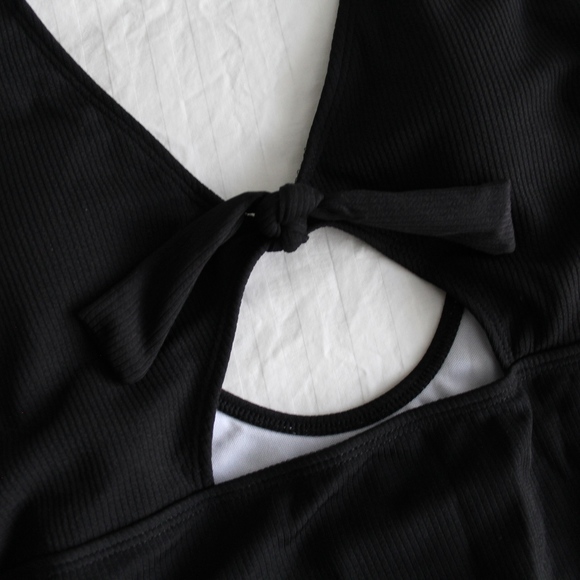 NWOT Black Ribbed Keyhole Tie One Piece Swimsuit - Picture 2 of 6